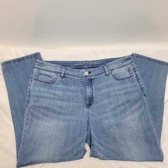 Chico's Denim - Chico's the SO SLIMMING GIRLFRIEND CROP 2.5 Women's Medium Wash Striped SZ 14
